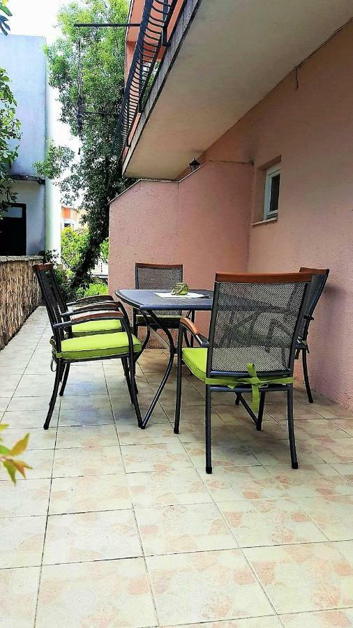 Apartments Saraden Vodice Buitenkant foto